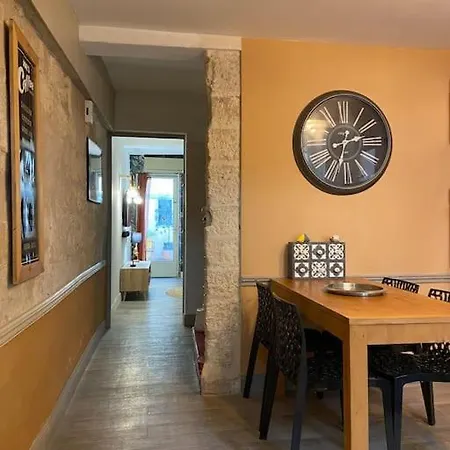 Ferienhaus Maison Avec Terrasse Et Climatisation Intramuros Avignon